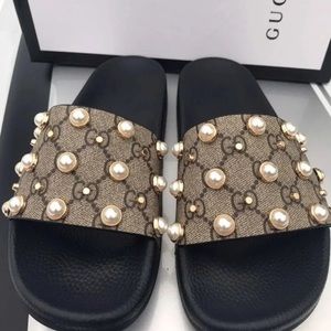 Gucci Pearl Slides